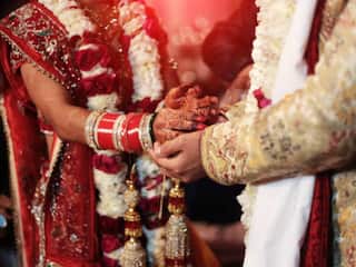 SHOCKER: 11 Married Women Elope With Lovers In THIS Uttar Pradesh District After Receiving PM Gramin Awas Yojana Funds