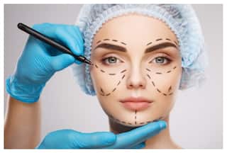 क्या सच में प्लास्टिक सर्जरी में इस्तेमाल की जाती है प्लास्टिक? सर्जरी से जुड़े वो सवाल जो अक्सर लोग पूछते हैं