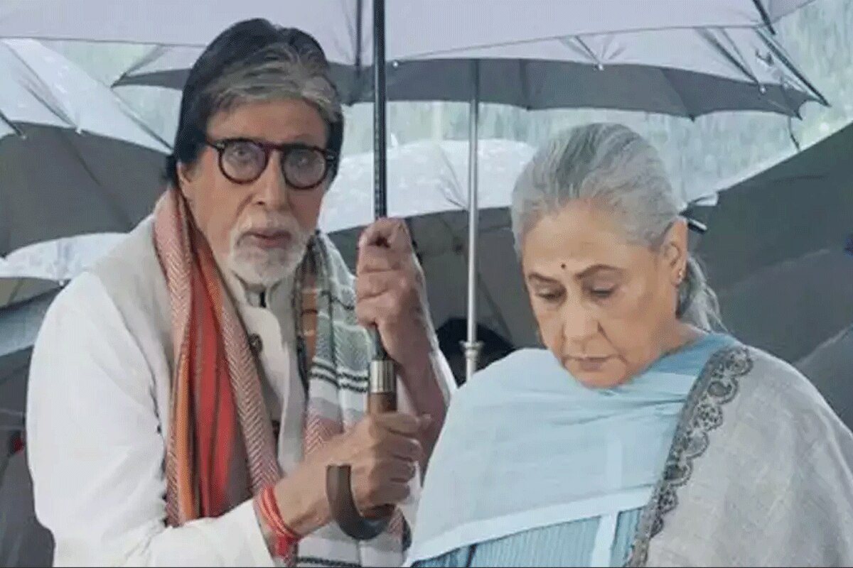 बारिश में पत्नी जया के लिए छाता पकड़े दिखे अमिताभ, यूजर्स बोले- मैडम इतने गुस्से में क्यों रहती हैं?