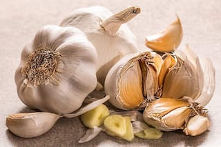 Revolutionize Your Diet With These 7 Garlic Weight Loss Methods
