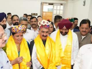 CM सुक्खू की पत्नी कमलेश ठाकुर समेत तीन नवनिर्वाचित विधायकों ने ली शपथ, विधानसभा में पहली बार बना ये रिकॉर्ड