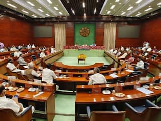 वित्त वर्ष 2025 में रियल GDP 6.5 से 7 फीसदी रहने का अनुमान, निर्मला सीतारमण ने लोकसभा में पेश किया आर्थिक सर्वेक्षण