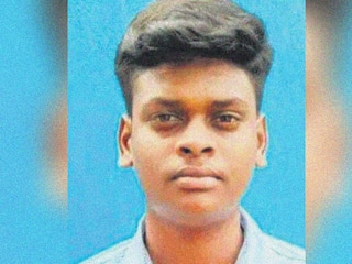 पिता चलाते हैं ऑटो, बेटे ने पास किया JEE Main,  बिना कोचिंग की तैयारी, जानें कैसे