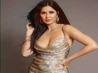 Katrina Kaif Birthday: फ्लॉप फिल्म से की थी करियर की शुरुआत, फिल्मों के अलावा यहां से करती हैं करोड़ों की कमाई