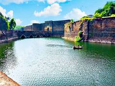 किले घूमने के हैं शौकीन तो इस बार देखिए महाराष्ट्र के ये 2 किलें, जानिए इनके बारे में