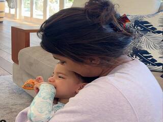 42 घंटे से ज्यादा समय के बाद बेटी मालती से मिली प्रियंका चोपड़ा, पोस्ट शेयर कर कही- 'मुझे बस यही..'