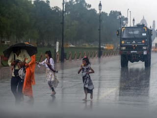 भारी बारिश के कारण हिमाचल में 14 सड़कें बंद, महाराष्ट्र के लिए 'रेड' अलर्ट- जानें देश भर के मौसम का हाल