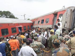 Jharkhand Train Accident: 'रेल मंत्री हैं रील मिनिस्टर', विपक्ष ने ट्रेन हादसों को लेकर की केंद्र की आलोचना
