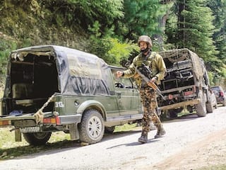 कब तक मेरे जैसे बाप अपने बेटों को खोते रहेंगे? : शहीद दीपक कुमार के पिता का छलका दर्द, सरकार से लगाई ये गुहार