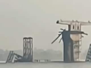 इतना तो झुमका भी नहीं गिरा बरेली के बाजार में.., बिहार के सुल्तानगंज में अगुवानी पुल तीसरी बार धड़ाम | VIDEO