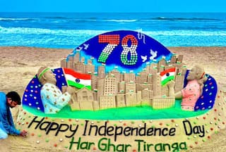 'Happy 78th Independence Day': Sudarsan Pattnaik Creates Stunning Sand Art, Netizens Impressed