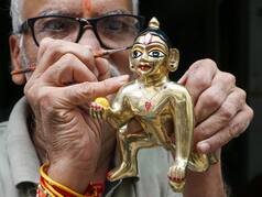 Janmashtami 2024 LIVE: Soaked In Religious Fervour, Devotees Flock to Krishna Temples As Festivity Grips Nation