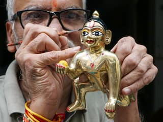 Janmashtami 2024 LIVE: Soaked In Religious Fervour, Devotees Flock to Krishna Temples As Festivity Grips Nation