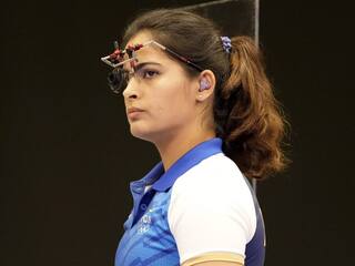 Paris Olympics 2024: मनु भाकर पदकों की हैट्रिक लगाने से चूकीं, 25 मीटर पिस्टल में चौथे स्थान से संतोष