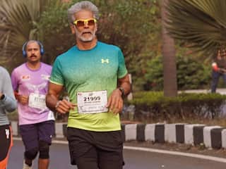 गुरुग्राम आकर लोगों में फिटनेस की अलख जगाएंगे मिलिंद सोमन, तीन कैटेगरीज की मैराथन के ब्रांड एम्बेसडर