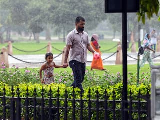 Delhi Weather Update: Light Showers In Capital On I-Day As Mercury Settles At 34 Deg C; IMD Predicts More Rains Tomorrow
