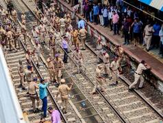 Badlapur Sexual Abuse Case: Internet Shut, Over 2 Dozen Cops Injured As Protests Turn Violent; 72 Arrested
