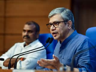 Centre approves Rs 5 lakh health insurance for senior citizens aged 70 and above