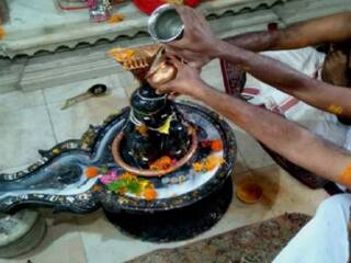 Sawan Shivratri 2024: सावन शिवरात्रि के दिन करें इन चीजों का दान, घर में आएगी सुख-समृद्धि