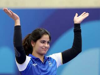 मनु भाकर ओलंपिक में इतिहास रचने के बेहद करीब, एक ओलंपिक में 3 पदक जीतने वाली बन सकती है पहली भारतीय खिलाड़ी