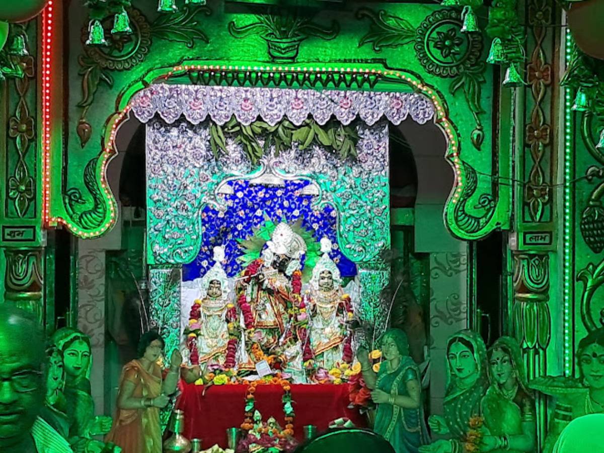 Radha Ashtami 2024: देश का इकलौता ऐसा मंदिर जहां राधा-कृष्ण के साथ रुक्मिणी भी हैं विराजमान