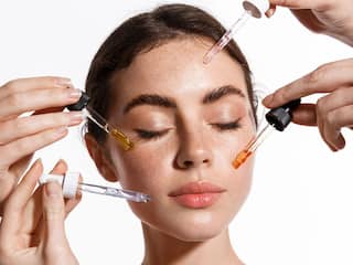 इन Skin Problems में भूलकर भी न करें विटामिन सी सीरम का इस्तेमाल, जानें इसके नुकसान