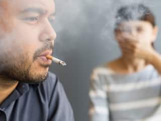 क्या होती है पैसिव स्मोकिंग? जिसका शिकार हो रहे हैं Non Smoker