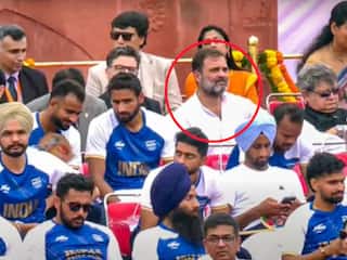 स्वतंत्रता दिवस कार्यक्रम में राहुल गांधी को चौथी पंक्ति में बिठाने को लेकर छिड़ा विवाद, कांग्रेस ने PM मोदी पर साधा निशाना