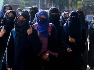 मुंबई: कॉलेज में हिजाब बैन पर सुप्रीम कोर्ट का बड़ा फैसला, मुस्लिम छात्राओं में खुशी की लहर