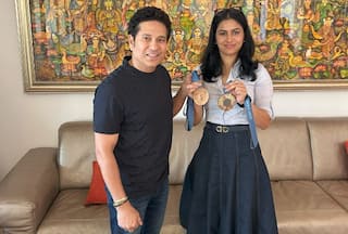 Manu Bhaker Meets Sachin Tendulkar And His Family, Check PICS