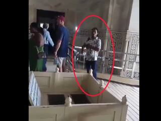 Video : ताज महल में गंगाजल चढ़ाने को लेकर 2 लोग गिरफ्तार, ऐतिहासिक धरोहर को बताया शिव मंदिर 'तेजोमहालय'