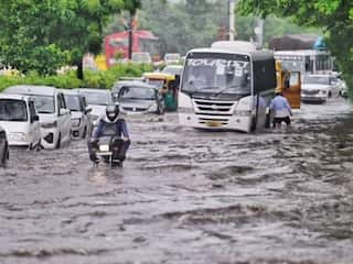Weather Today: त्रिपुरा में बारिश के कहर के बाद स्कूल बंद, IMD ने 5 राज्यों के लिए जारी किया ऑरेंज अलर्ट