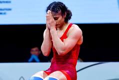 Vinesh Phogat Paris Olympics 2024 Disqualification: Indian Wrestler   s First Reaction After CAS Verdict Goes Viral
