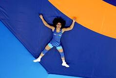 Vinesh Phogat Paris Olympics 2024 Disqualification: India Sports Fraternity Backs Wrestler