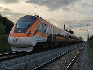 WATCH: New Vande Bharat Train 1st Journey From Ernakulam Junction To KSR Bengaluru City Junction