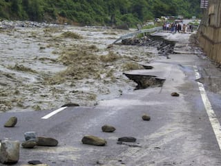 हिमाचल प्रदेश में लैंडस्लाइड, बादल फटने से 13 लोगों की मौत- बारिश से अभी नहीं मिलेगी राहत