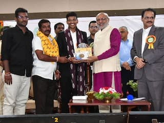 IAS Success Story: बिना कोचिंग सेल्फ स्टडी के दम पर क्रैक किया UPSC, पिता खेत में करते थे मजदूरी