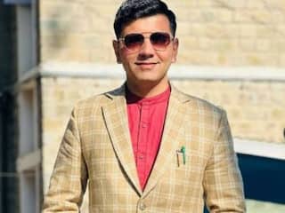 IAS Success Story: सरकारी नौकरियों के एग्जाम में 35 बार हुए फेल, फिर लगातार दो बार पास किया UPSC, पहले IPS फिर बनें IAS