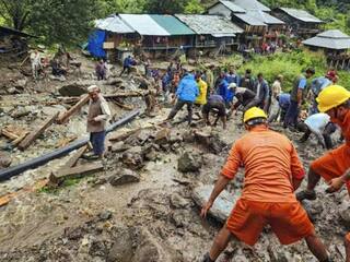 हिमाचल प्रदेश में बादल फटने से 9 लोगों की मौत, 45 लापता लोगों की तलाश जारी