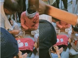 Metro Ka Video: मेट्रो में अब हद ही हो गई, फर्श पर बैठकर ताश खेलने लगे यात्री | देखें वीडियो