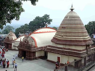 इस रहस्यमय मंदिर के दर्शन करें जहां देवी के रक्त का भक्त करते हैं प्रसाद ग्रहण