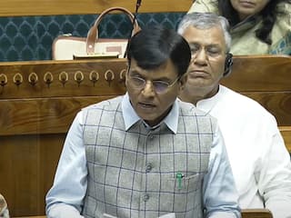 पेरिस में विनेश के साथ क्या हुआ, सरकार ने की क्या कार्रवाई? खेल मंत्री ने संसद में बताया