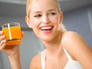 Glowing Skin के लिए रोजाना पिएं ये हेल्दी जूस, पेट की चर्बी होगी कम