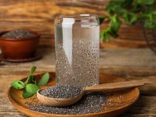 वजन कंट्रोल करने के लिए करें चिया सीड्स का सेवन, जानें एक दिन में कितने खाएं