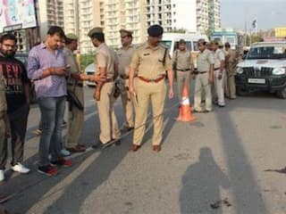 गाजियाबाद पुलिस ने मुठभेड़ में तीन शातिर बदमाशों को पकड़ा, दो घायल