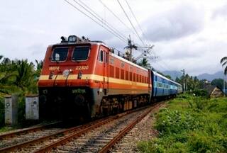 Bihar: Train service disrupted in Narayanpur due to wagon derailment