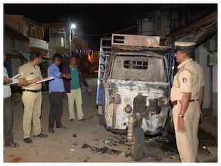 Karnataka: Mob loots shops, sets vehicles on fire in Mandya   s Nagamangala