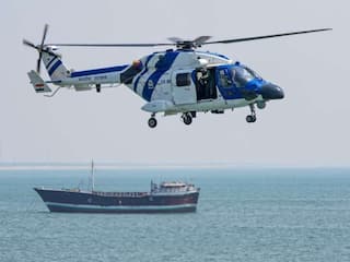 रेस्क्यू के लिए गया इंडियन कोस्ट गार्ड का हेलीकॉप्टर समुद्र में दुर्घटनाग्रस्त, 3 क्रू मेंबर लापता