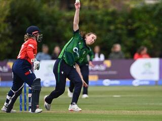 IRE vs ENG: आयरलैंड की महिलाओं ने रचा इतिहास, हारकर भी इंग्लैंड की टीम बनाया नया वर्ल्ड रिकॉर्ड