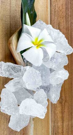 ये छोटी सी सफेद चीज, आपकी खूबसूरती में लगा देगी चार चांद